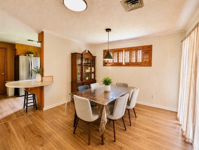 Photo - 211 N William Dr
