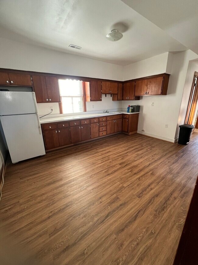 Photo - 4555 S Francisco Ave