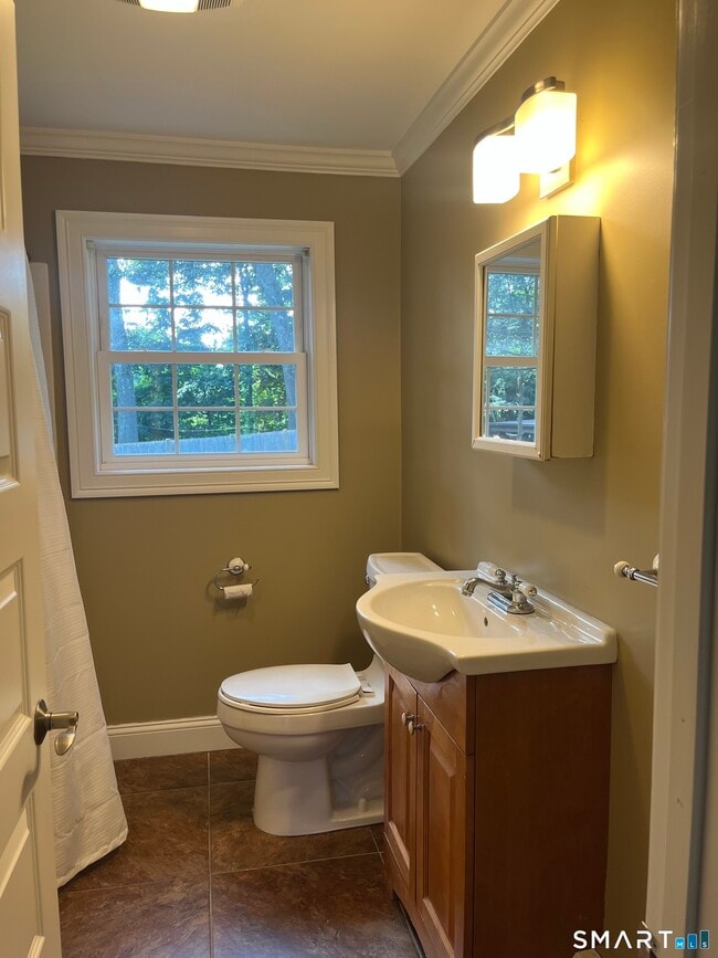 14 Forest Dr