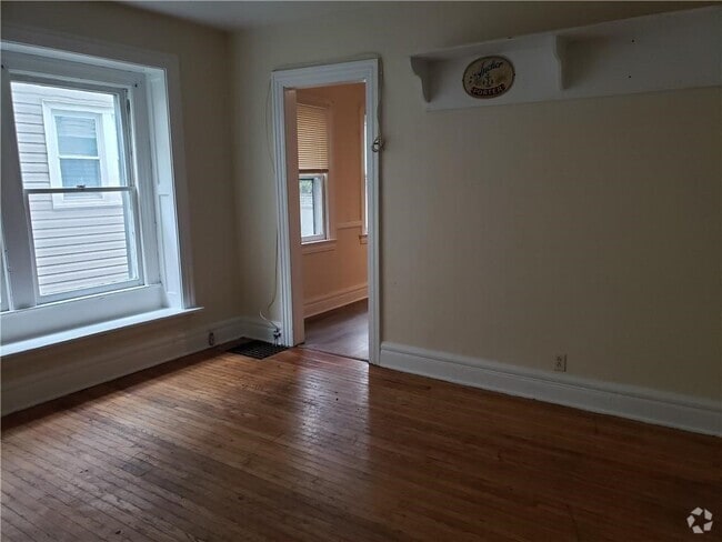 Building Photo - 36 Berkshire St Rental