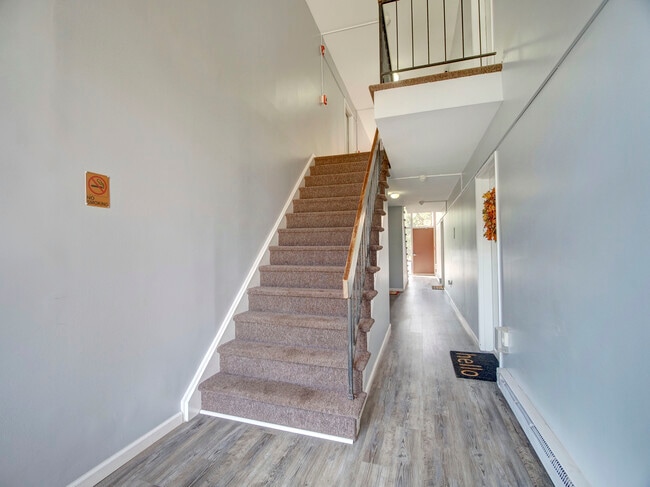 Photo - 807 Eves Dr Unit 3P