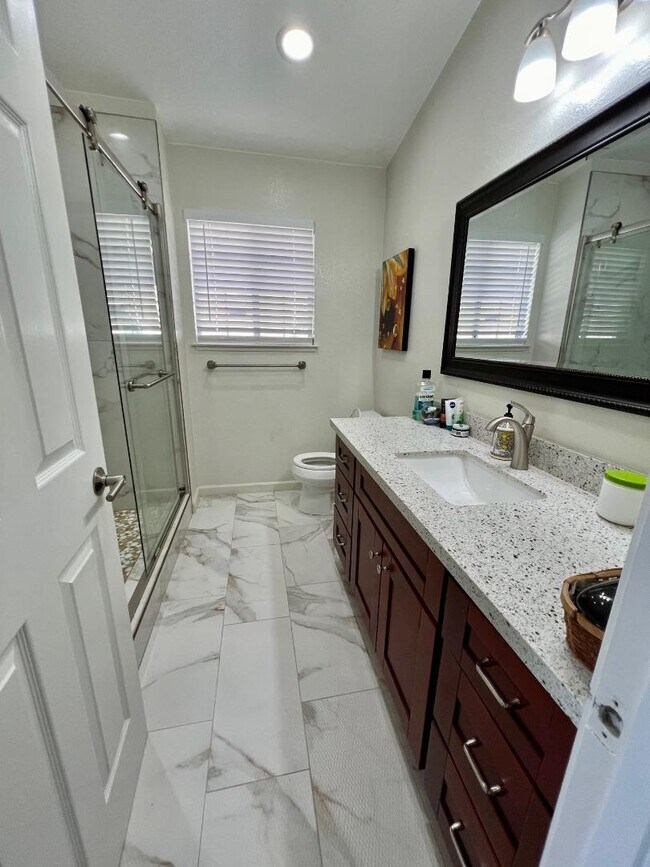 Photo - 34079 Webfoot Loop