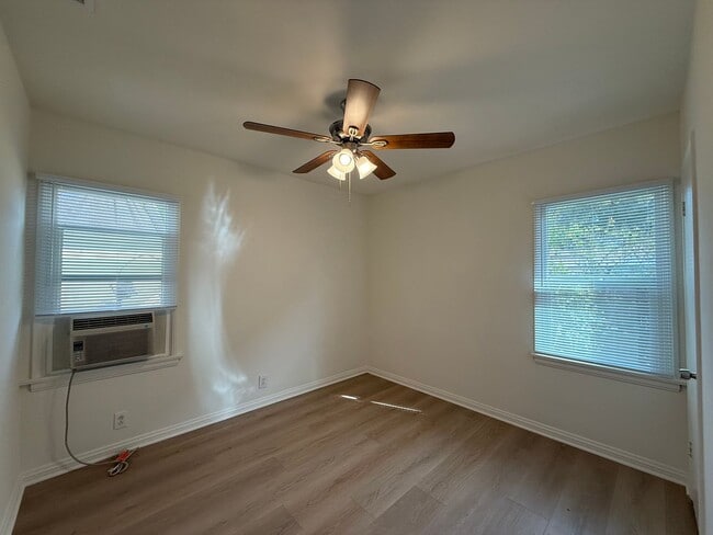 Photo - 321 - 1221-1223 West Ramona LLC Unidad 2