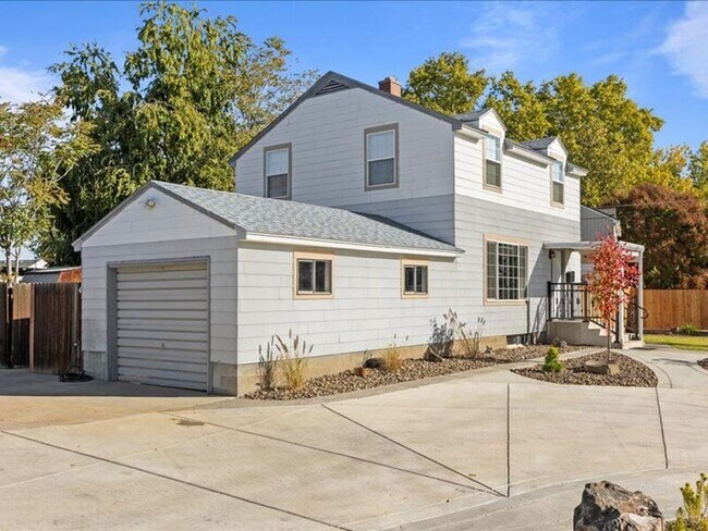 Photo - 910 Torbett St