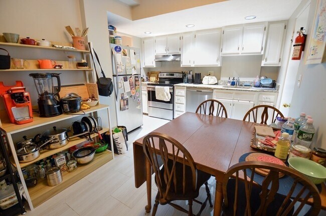 Photo - 21 Sutherland Rd Unit 1