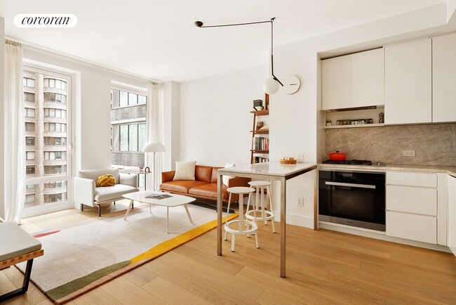 Photo - 15-1869 W 61st St Condo