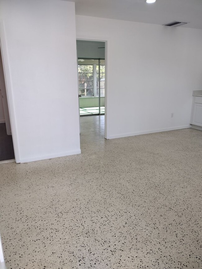 Photo - 3 bed 2 bath