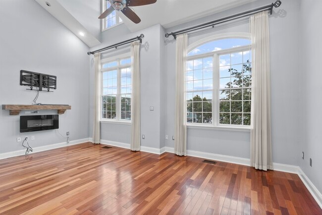 Photo - 169 Price Ct