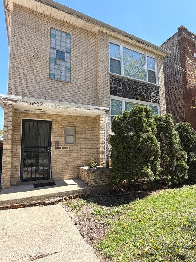 Building Photo - 6637 S Whipple St