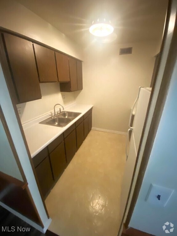 Building Photo - 200 W 36th St Rental