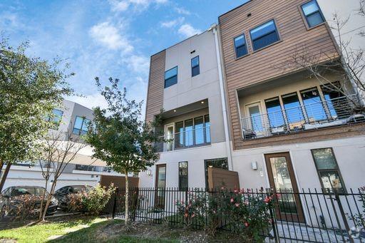 Building Photo - 2401 Crawford St Unit D2A Rental