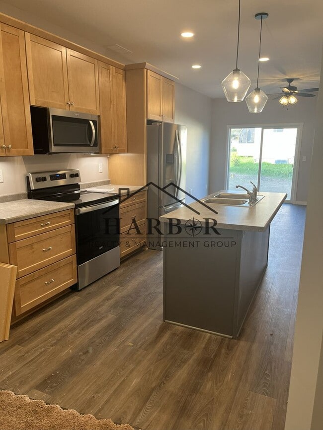 Building Photo - Contemporary 2 Bedroom Townhome - Kasson MN
