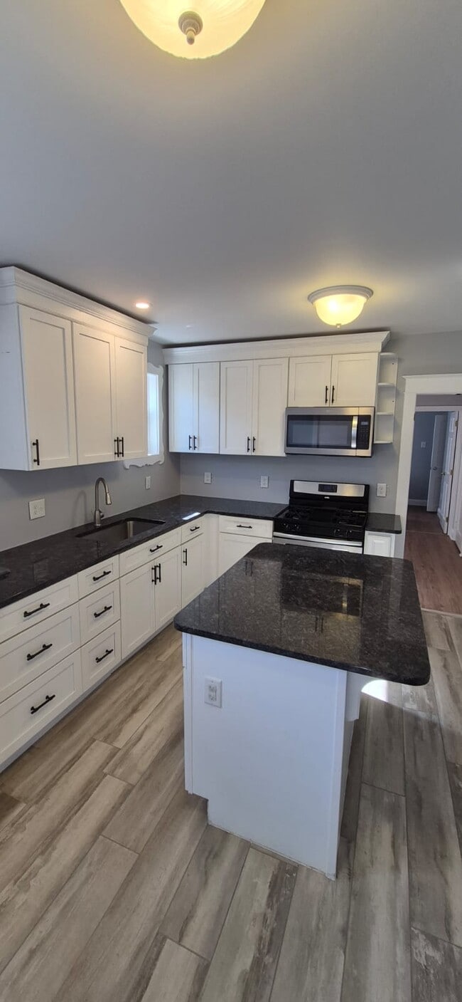 Building Photo - 1545 Cortland Ave Unit 1st Front Rental