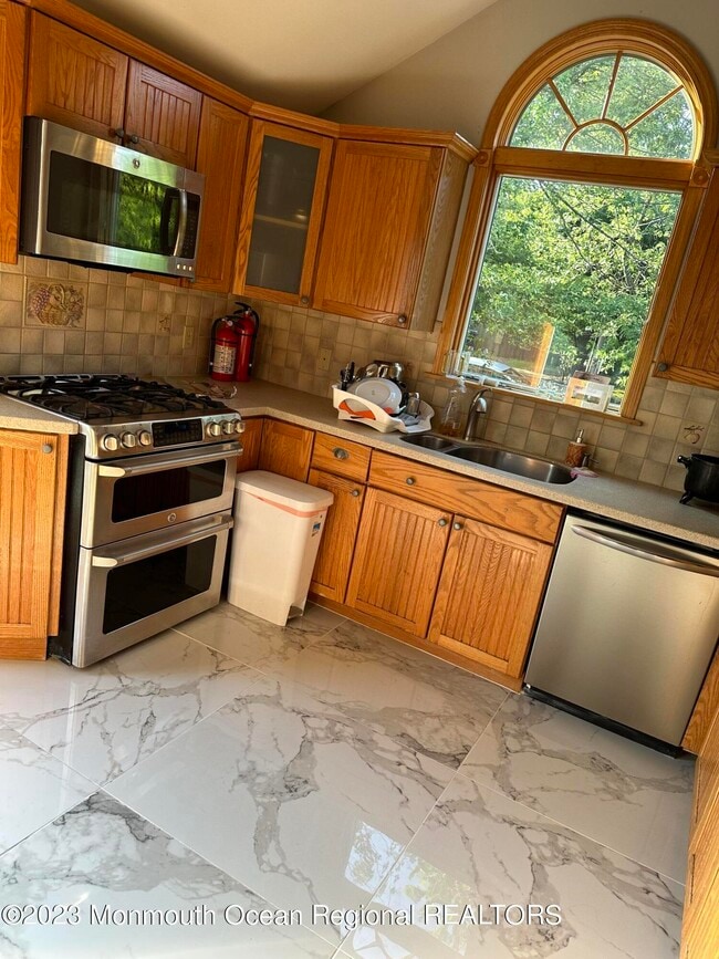 Photo - 24 Barbara Ln