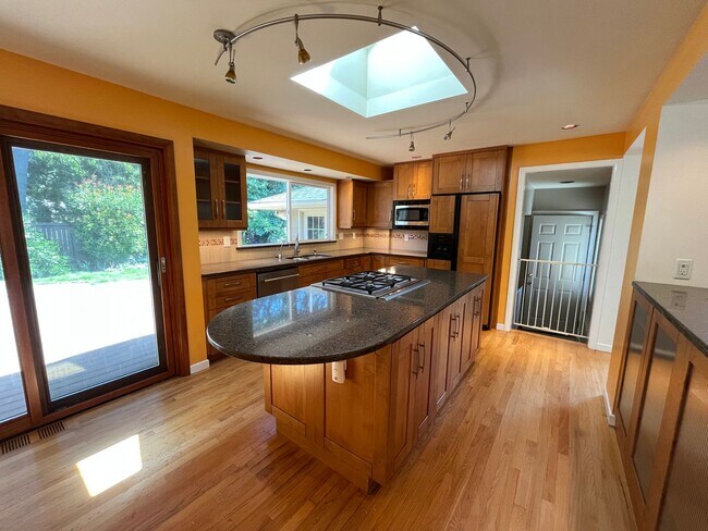 Photo - Amazing NE Portland 4Bd + 3Ba ~ House Sola...