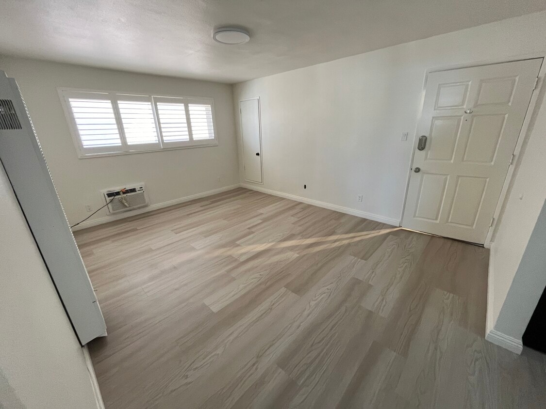 Photo - 215 Covina Ave (Long Beach, CA)