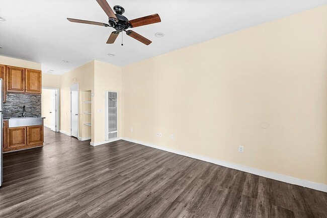 Photo - 1050 57th St Unidad 1050.25