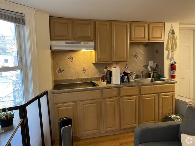Building Photo - 95 Boylston St Unit 1L Rental