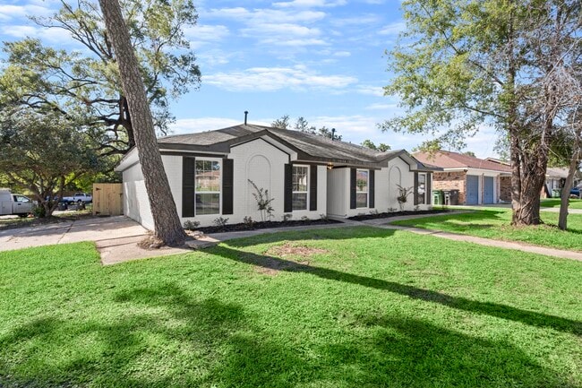 Photo - 914 Grand Oaks Dr