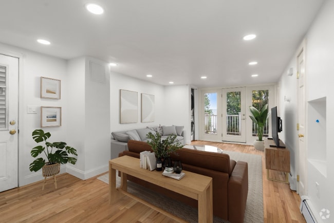 Building Photo - 431 E 6th St Rental