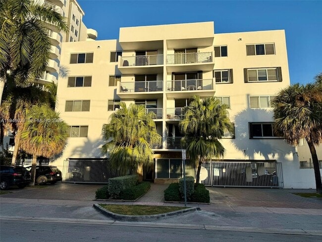 Building Photo - 1605 Bay Rd Unit 407