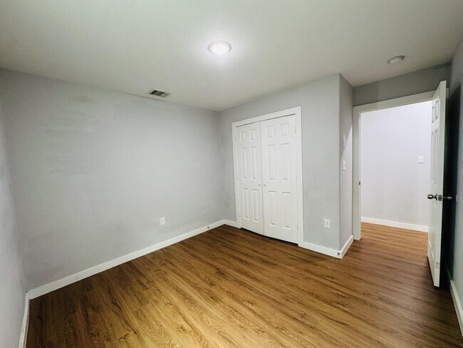 Photo - 6606 Haight St Unit B