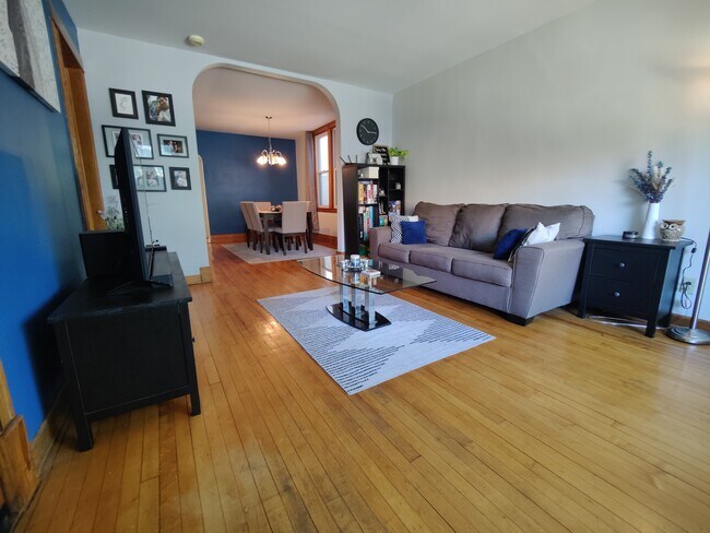 Photo - 3547 N Marshfield Ave Unidad #1