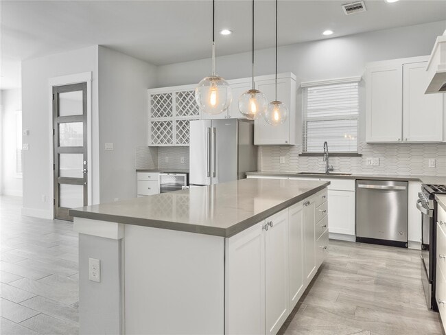 Photo - 1602 Westside Gardens Ln
