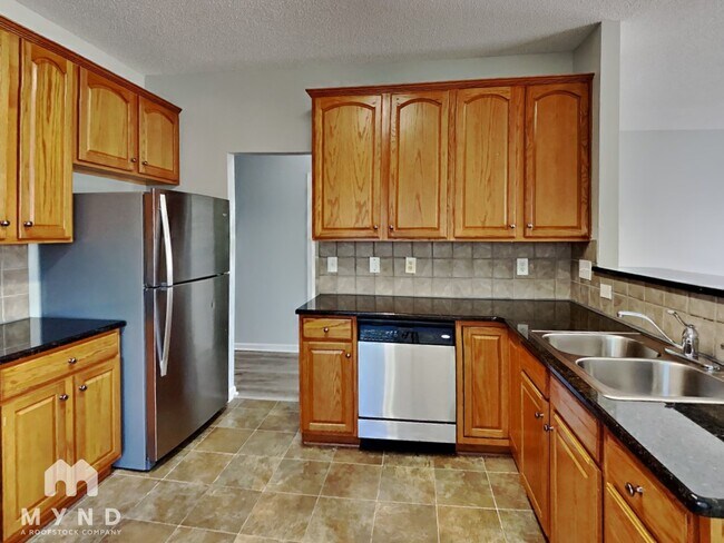 Photo - 4445 Golden View Dr