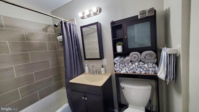 Photo - 244 S Exeter St