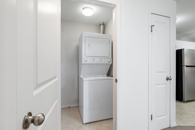 Photo - 16221 95 St NW Unit 218