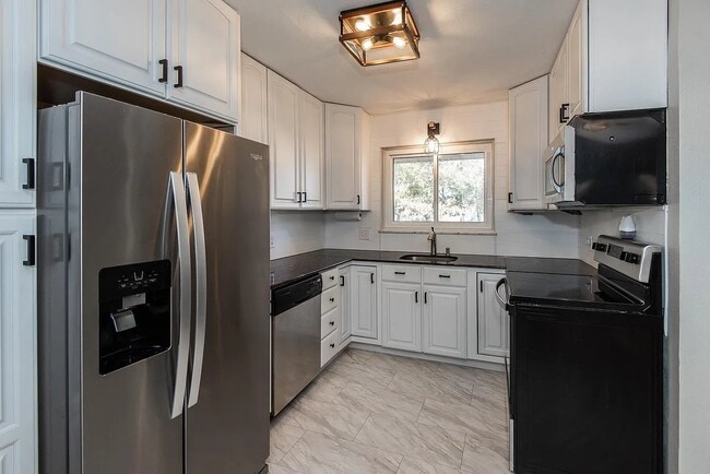 Photo - 317 S Pam Ave