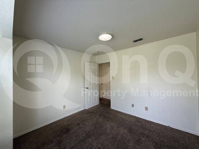 Photo - 1206 Hyde Park Dr House