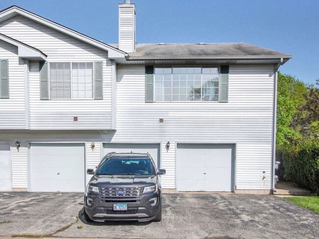 Photo - 6S018 Steeple Run Dr Unit 6S018