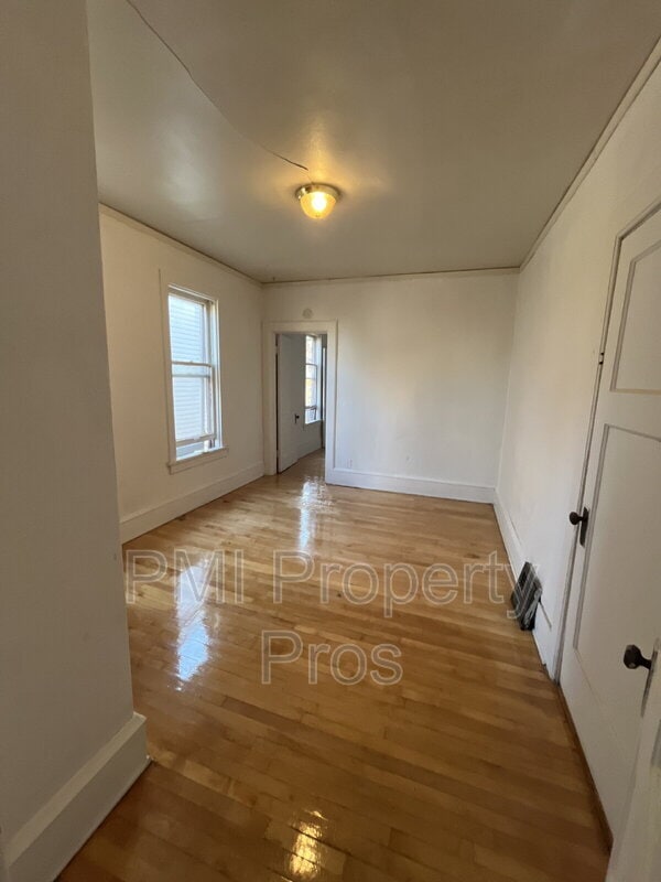 Photo - 4572 W Fond du Lac Ave