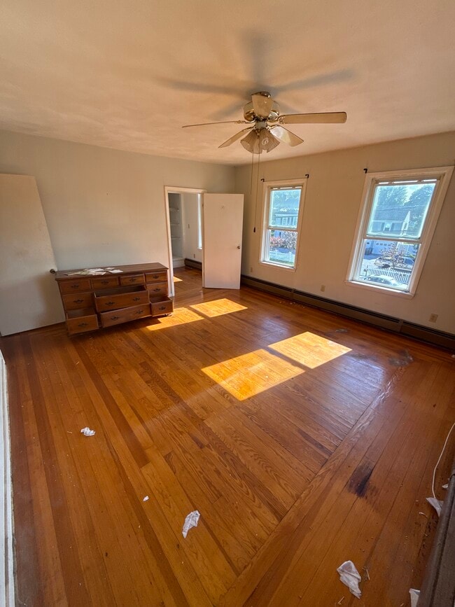 Building Photo - 20 Warwick Neck Ave Unit 2nd flor Rental