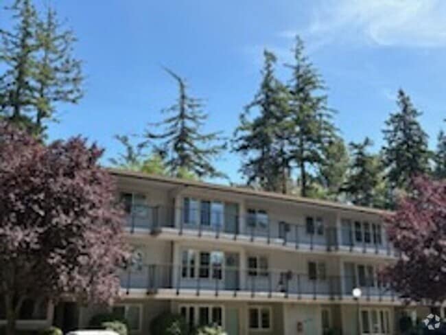 Building Photo - Your Home is Waiting! Unit 15-104