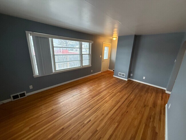 Photo - 2 Bed, 1 Bath Single-Family Home Close to Downtown!