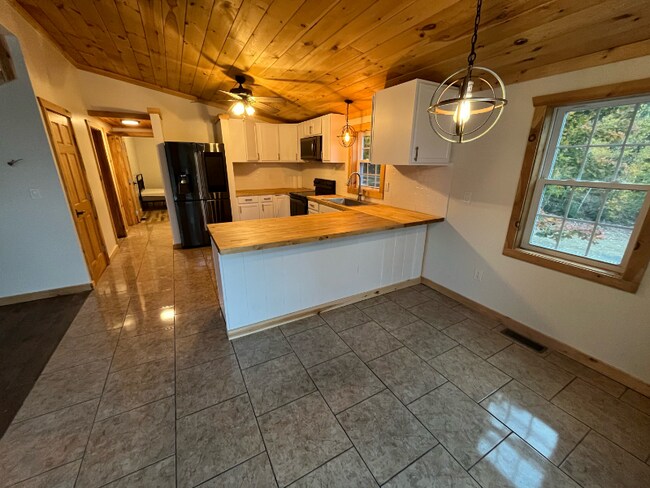 Photo - 162 Potash Rd Unit 1