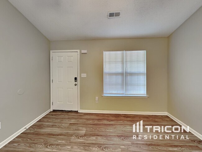 Photo - 700 Continental Dr