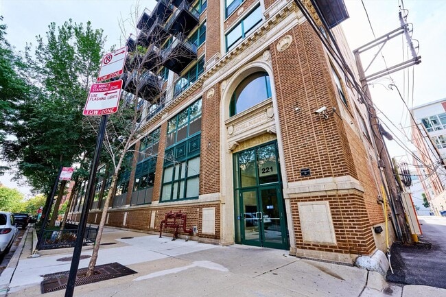 Building Photo - 221 E Cullerton St Unit 617