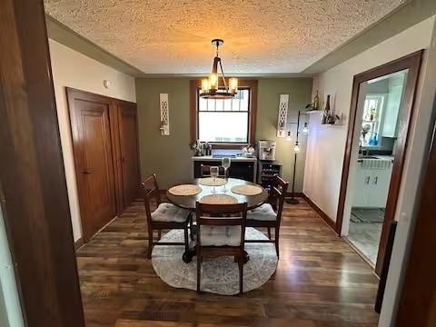 Photo - 211 S Oak St