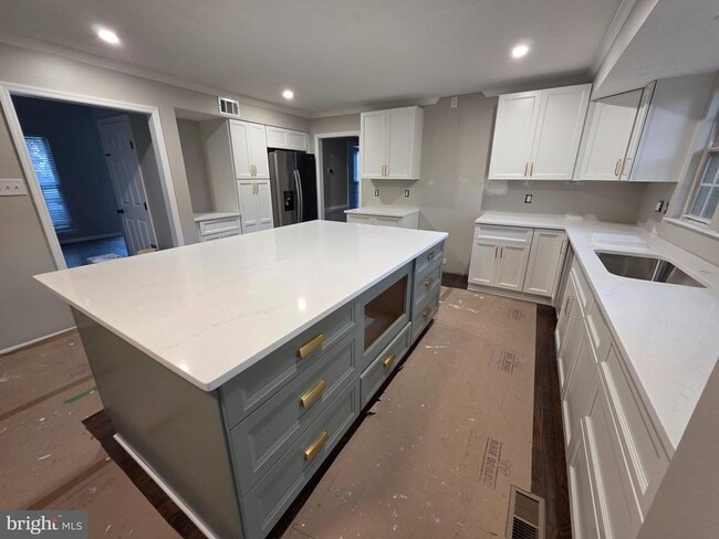 Photo - 1650 Wickham Way