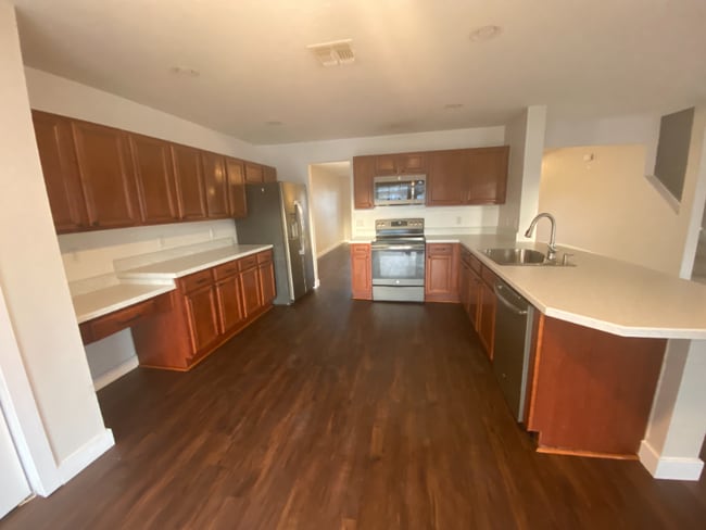 Photo - 1353 Karok St