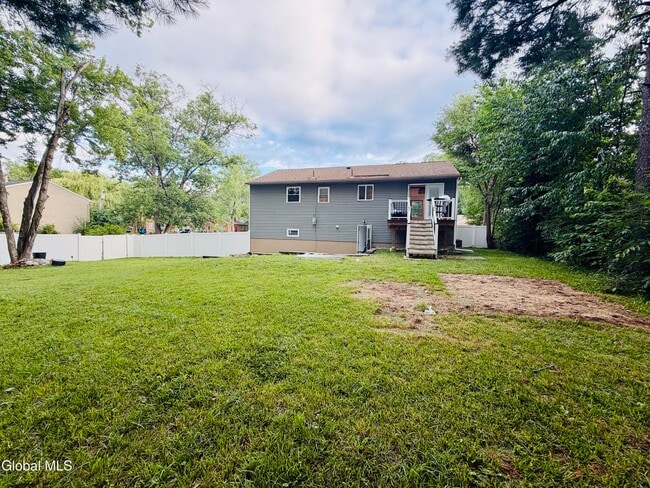 3335 Ralph St