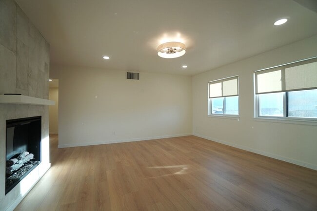 Photo - 2905 Mesa Rd