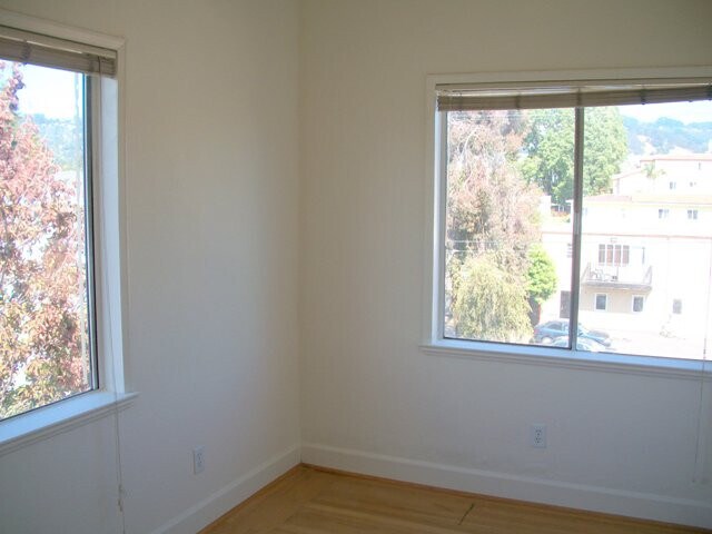 Photo - Newly Remodeled corner unit small 2-bedroom with a full kitchen and lots of light Unit 68