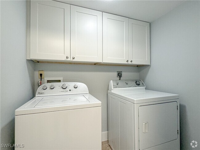 Building Photo - 910 Vanderbilt Beach Rd Unit 313W Rental