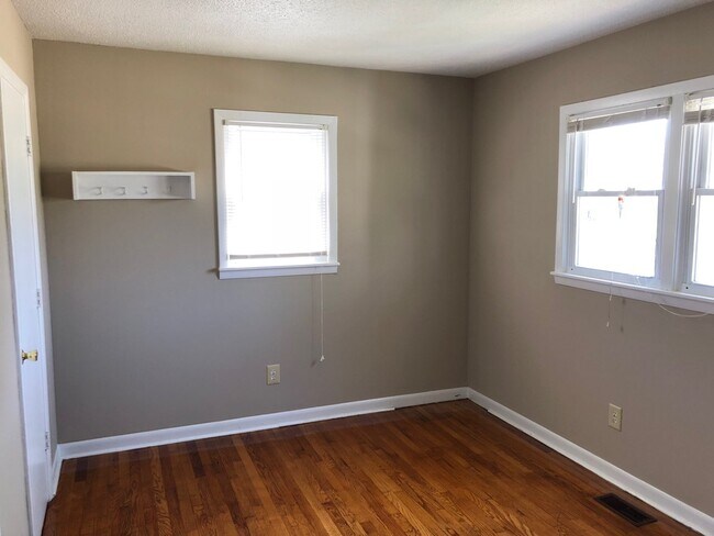 Photo - 1003 Henry St