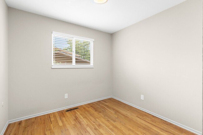 Photo - 3295 Emerson Ave
